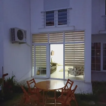 Havaalani 10 Dakika Kundu Oteller Boelgesinde Havuz Basi Dubleks Villa Antalya