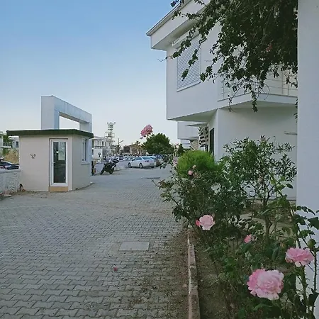 Havaalani 10 Dakika Kundu Oteller Boelgesinde Havuz Basi Dubleks Antalya